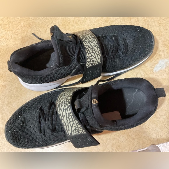 Jordan:Men’s Jordans trainers fly knit black cheetah print metallic gold sneaker - Picture 4 of 9